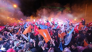 AK PARTİ YÜZDE 70'İ KUTLADI