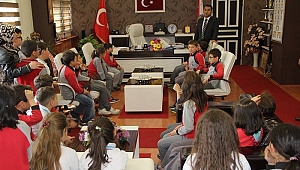 ÖĞRENCİLERDEN POLİS AMCALARINA ZİYARET