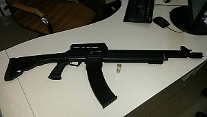 RUHSATSIZ SİLAHLAR YAKALANDI