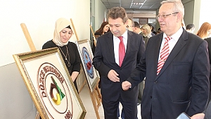 ÇİVİ VE ÇEKİÇ SANATA DÖNÜŞTÜ