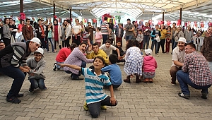 GÖNÜLLERİNCE EĞLENDİLER