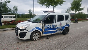 POLİS ARACI KAZA YAPTI