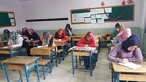 VELİLER ÖNCE OKUDULAR SONRA SINAVA GİRDİLER