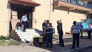 MOBİLYA DEPOSUNDAKİ YANGINDA 4 KİŞİ ZEHİRLENDİ