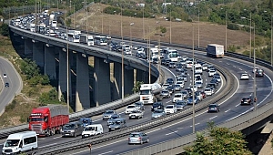 OTOYOLDA 120 KİLOMETREYİ AŞANLAR YANDI!