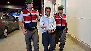 TÜRK BAYRAĞINI İNDİRMEYE KALKTI