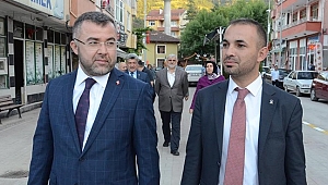 AK PARTİ BAŞKANI ORTA SAHADA TOP ÇEVİRDİ