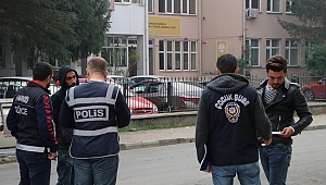 EMNİYET OKUL ÖNLERİNİ DENETLİYOR