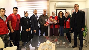 GENÇLİK MERKEZİNDEN KIZILAY'A ZİYARET