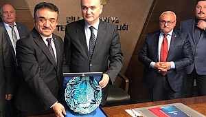ÖZLÜ, ESNAFI DİNLEDİ
