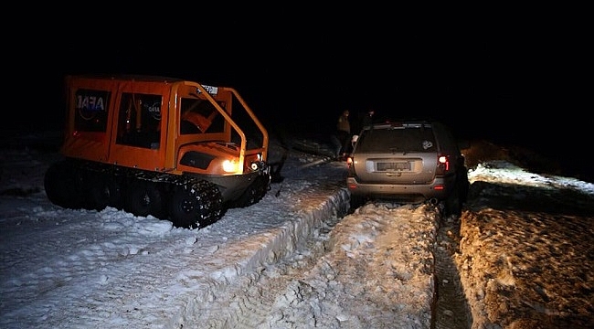 YAYLADA MAHSUR KALAN GENÇLERİ AFAD KURTARDI