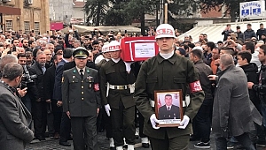 ŞEHİDİMİZİ ONBİNLER UĞURLADI