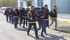 ARAÇ HIRSIZLARI YAKALANDI