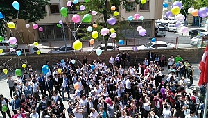 OKULDA BALON UÇURMA PARTİSİ