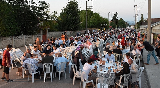 35 BİN İFTAR YEMEĞİ DAĞITILDI