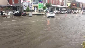 CADDE VE SOKAKLAR SULAR ALTINDA KALDI