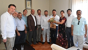 AK PARTİ'DEN PUSULA'YA ZİYARET