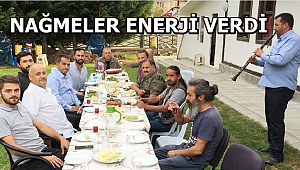 EMNİYET MÜDÜRÜ KLARNETLE EĞLENDİ