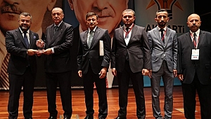 ÖDÜLÜ ERDOĞAN'IN ELİNDEN ALDI