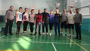 ÖĞRETMENLER GÜNÜ BADMİNTON TURNUVASI YAPILDI