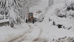 6 KÖY YOLU ULAŞIMA KAPANDI