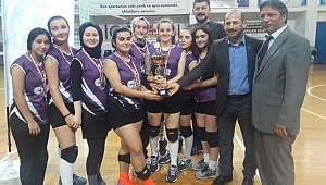 GENÇ KIZLAR VOLEYBOL SONA ERDİ