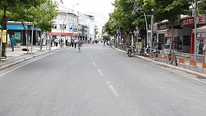 İSTANBUL CADDESİ TRAFİĞE AÇILDI