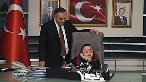 MEHMET ALİ BAŞKANLIK KOLTUĞUNA OTURDU