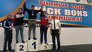 KICK BOKS’DA MADALYA YAĞMURU
