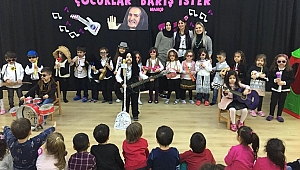 ÇOCUKLAR BARIŞ MANÇO'YU ANDI