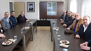FARUK ÖZLÜ, A TAKIMIYLA SAHAYA ÇIKTI
