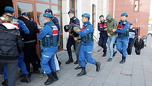 19 AYRI SUÇTAN ARANAN HIRSIZLAR YAKALANDI