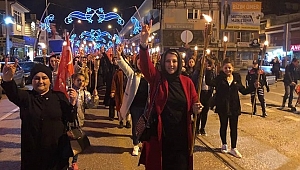 ÇANAKKALE ZAFERİ KORTEJ YÜRÜYÜŞÜ İLE KUTLANDI