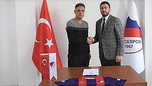 DÜZCESPOR'DA TEKNİK DİREKTÖR ÖZTÜRK İLE YOLLAR AYRILDI