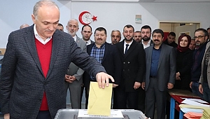 FARUK ÖZLÜ OYUNU KULLANDI