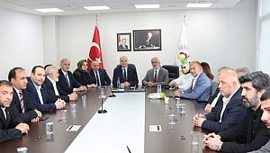 AK PARTİ'DEN FARUK ÖZLÜ'YE ZİYARET