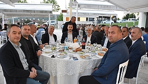 AK PARTİ İFTARI SÖNÜK GEÇTİ