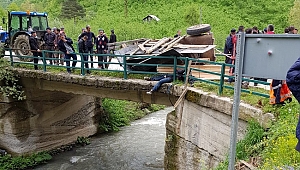 YIĞILCA'DA TRAKTÖR DEVRİLDİ: 1 ÖLÜ, 2 YARALI