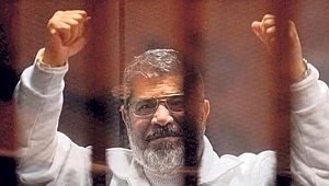 DÜZCE MUHAMMED MURSİ'NİN GIYABİ NAMAZINI KILDI