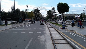 RAYLAR KALKIYOR, 2 MİLYONLUK TRAMVAY PROJESİ ÇÖPLÜĞE..