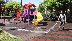PARKLARDA TEMİZLİK VE DEZENFEKTE DEVAM EDİYOR