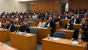AK PARTİ VE MHP CUMHURİYET'İN ÇOŞKUYLA KUTLANMASINI İSTEMEDİ!