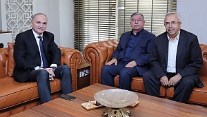 ESKİ BAKANLAR BİRARAYA GELDİ
