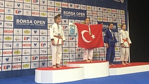 JUDOCULAR 9 MADALYAYLA DÖNDÜLER