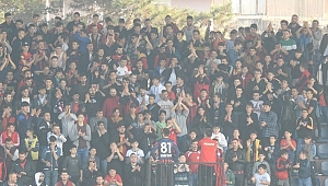 TRİBÜNLER ŞENLENDİ