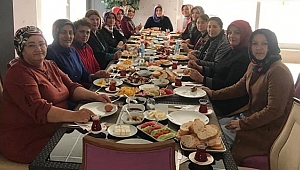 AK KADINLAR ZİYAFETİ!