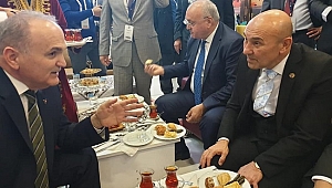 FARUK ÖZLÜ İZMİR'DE TUNÇ SOYER'LE GÖRÜŞTÜ