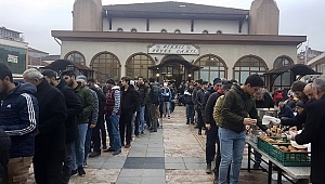 GENÇLER SABAH NAMAZINDA BULUŞUYOR