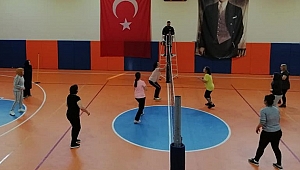 ÇİLİMLİLİ KADINLAR VOLEYBOLA MERAK SARDI