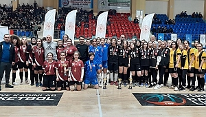 KIZ-ERKEK FUTSAL MÜSABAKALARI TAMAMLANDI